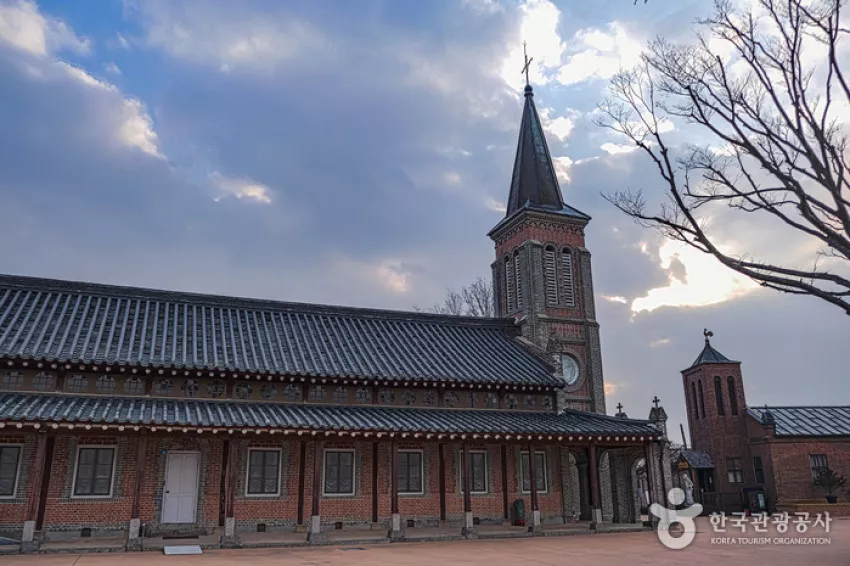 나바위 성당 - 화산천주교회